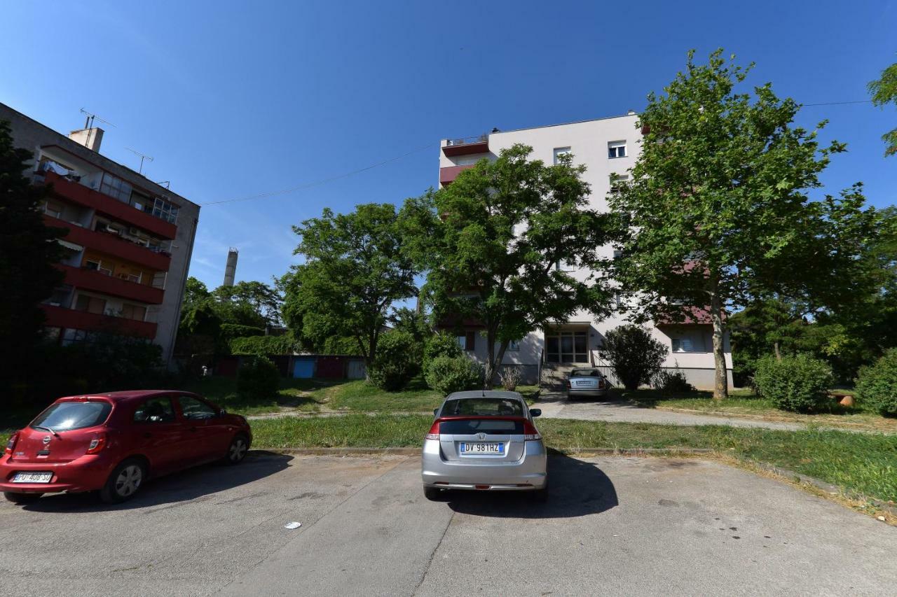 Apartment Vostan Pula Exterior photo