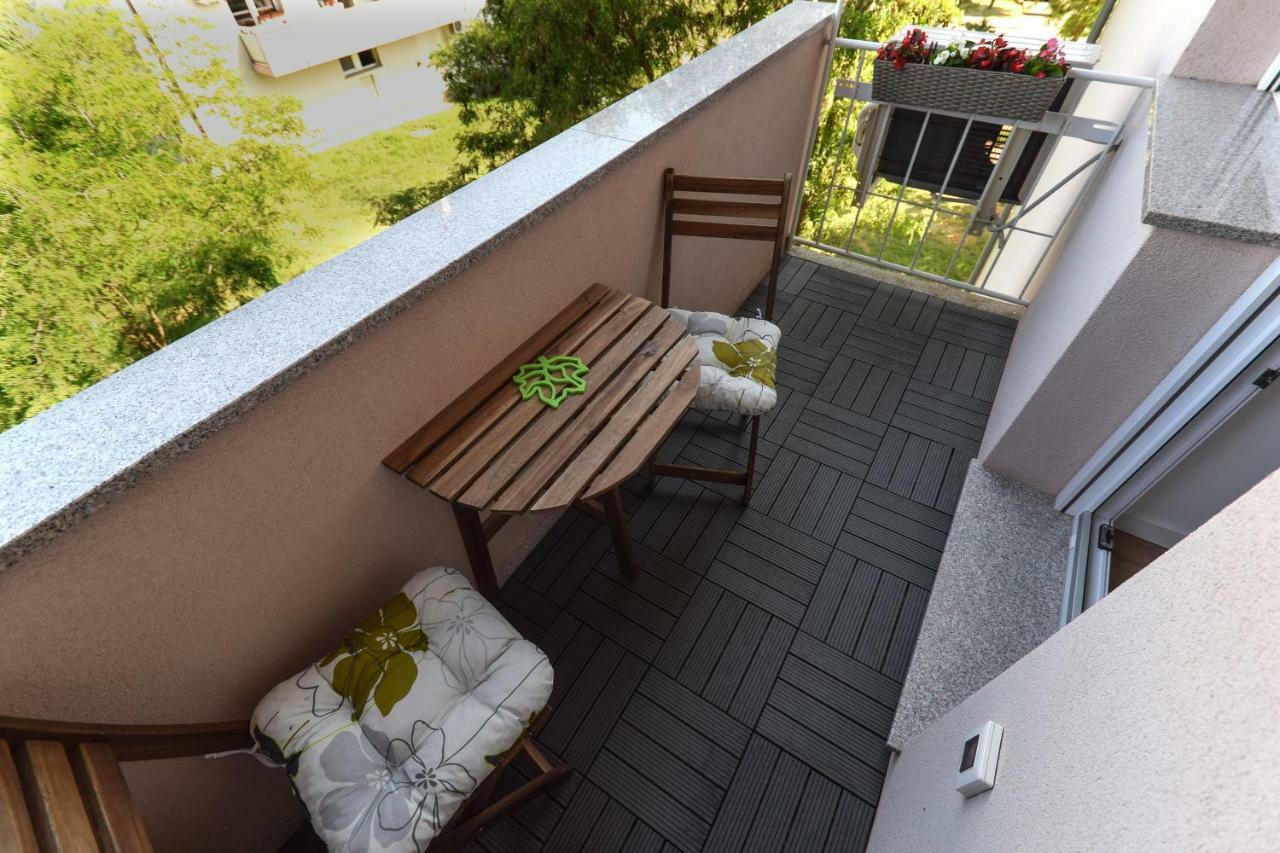Apartment Vostan Pula Exterior photo
