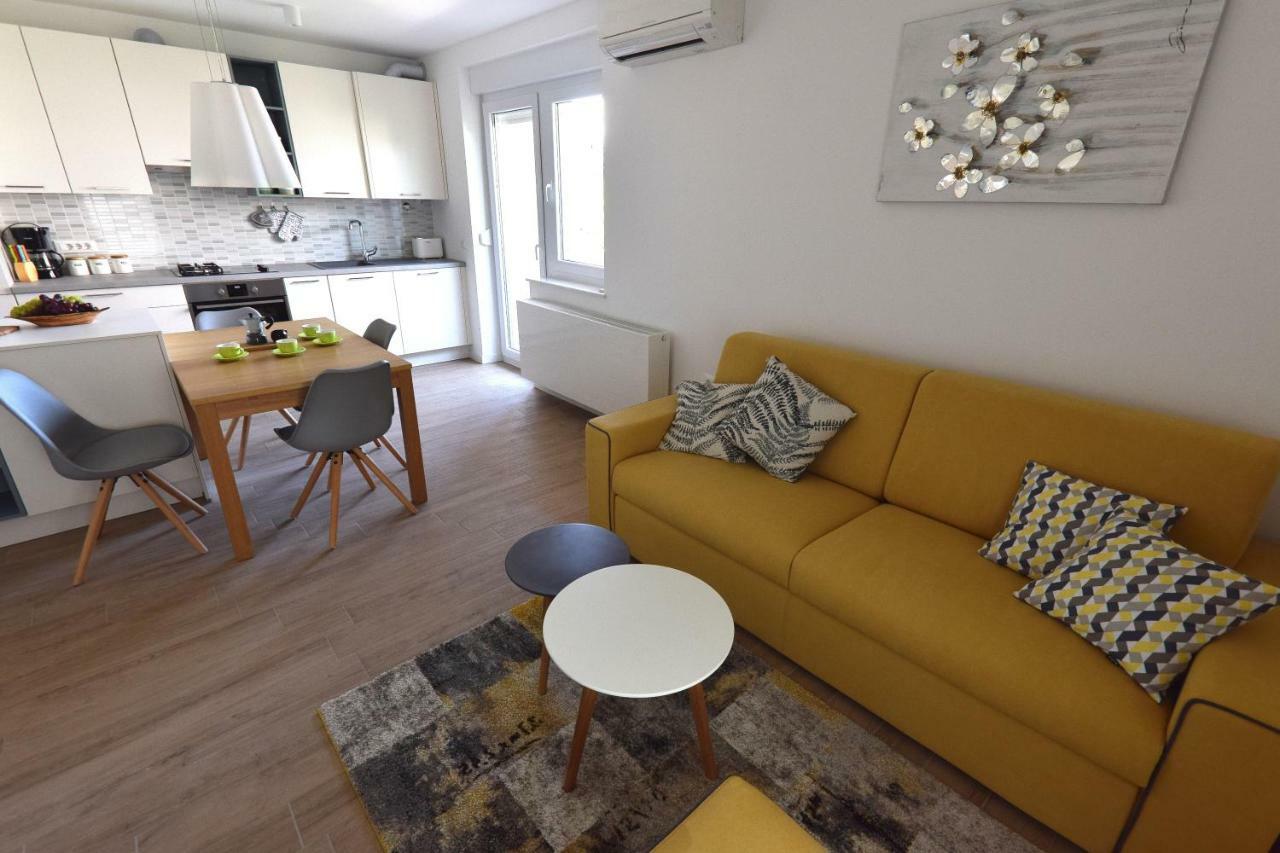 Apartment Vostan Pula Exterior photo